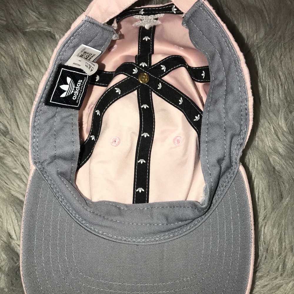 Adidas hat - Picture 2 of 2